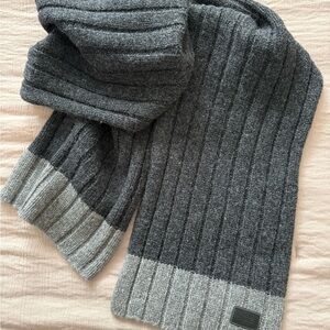 Like New Coach Gray Wool Knit Scarf